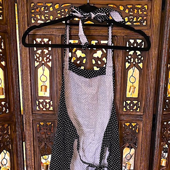 FLIRTY APRONS BLACK & WHITE POLKA DOT KITCHEN APRON W/ PINK BOW WITH RUFFLES OS - Picture 3 of 4